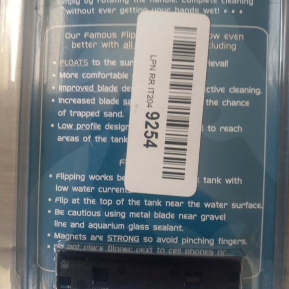 FL!PPER Flipper Cleaner Float - 2-in-1 Floating Magnetic Aquarium Glass Cleaner - Picture 5 of 6